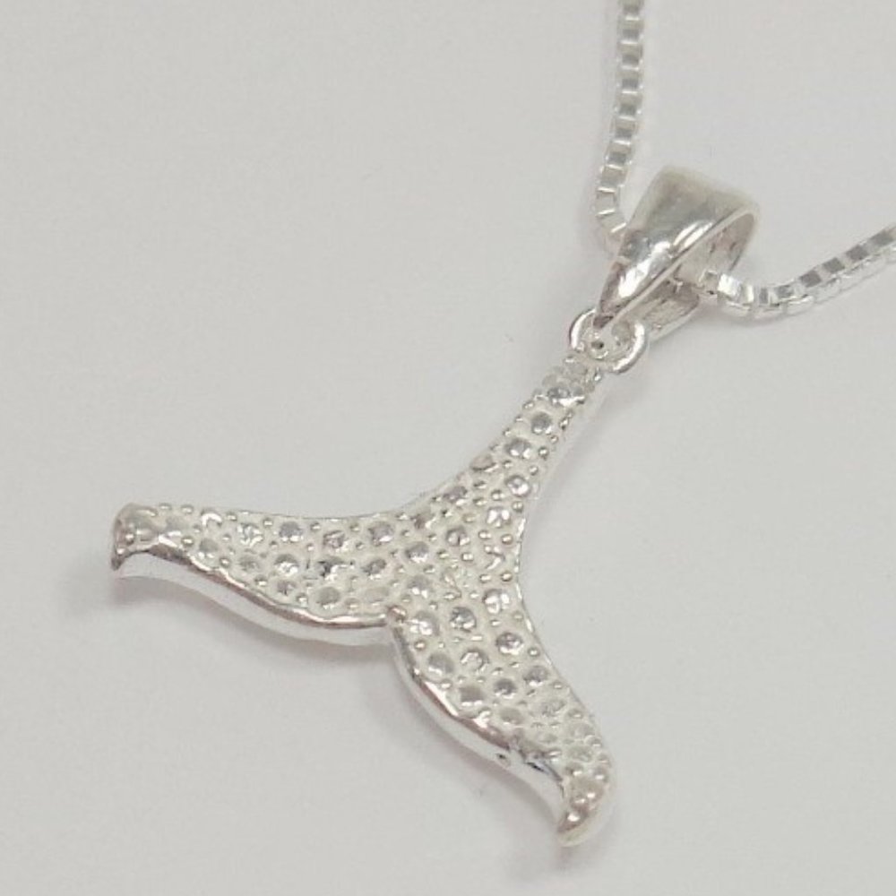 STERLING SILVER NAUTICAL SPOTTED WHALE TAIL FISH SEALIFE PENDANT NECKLACE